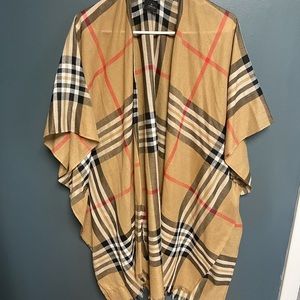 Burberry - look alike cover up